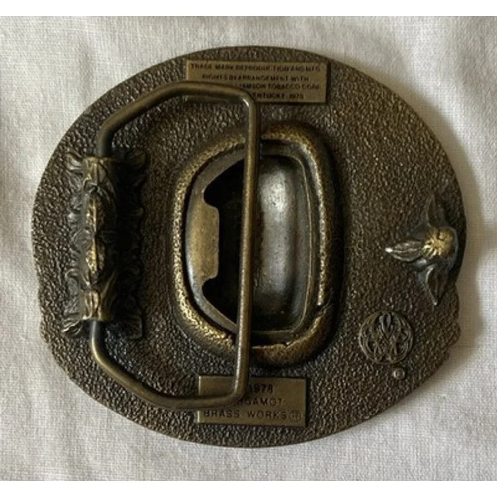 WK15144 VINTAGE 1978 **SIR WALTER RALEIGH** BEER OPENER ON BACK MENS BELT BUCKLE